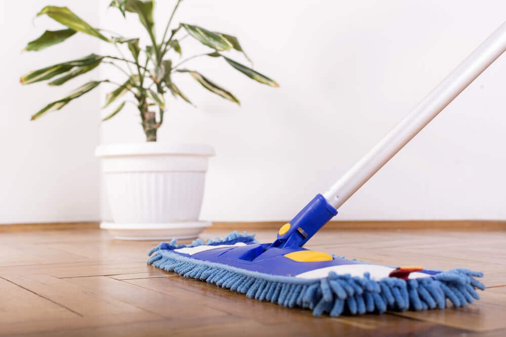 Floor-cleaning-mop